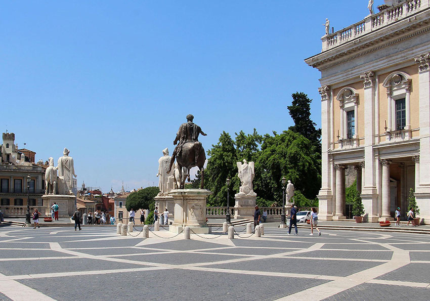 piazza del campidoglio e la statua di Marco Aurelio